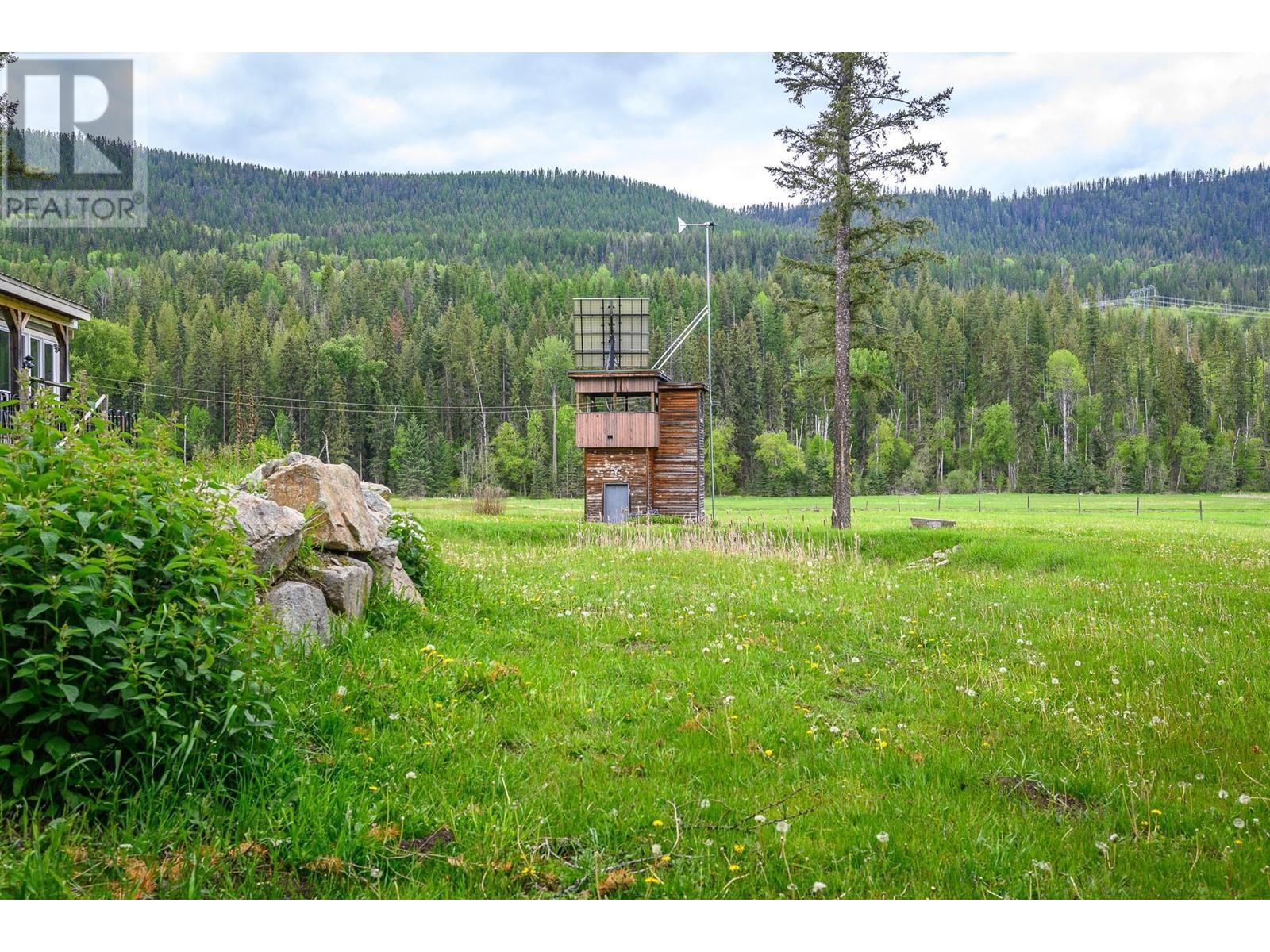 4 Hollingsworth Road. Cherryville, British Columbia