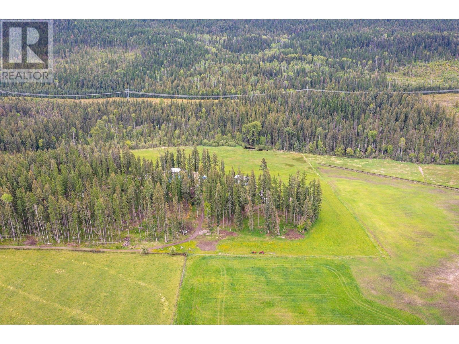 4 Hollingsworth Road. Cherryville, British Columbia