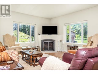 4 Hollingsworth Road. Cherryville, British Columbia