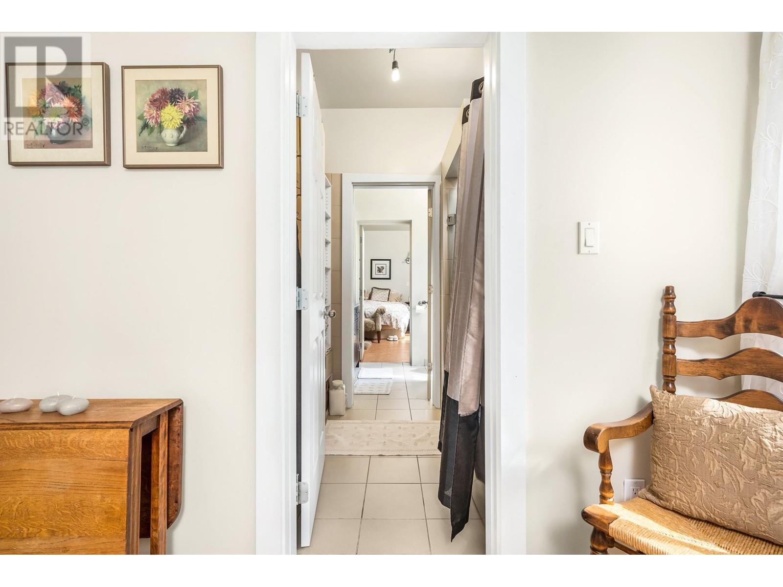 4 Hollingsworth Road. Cherryville, British Columbia