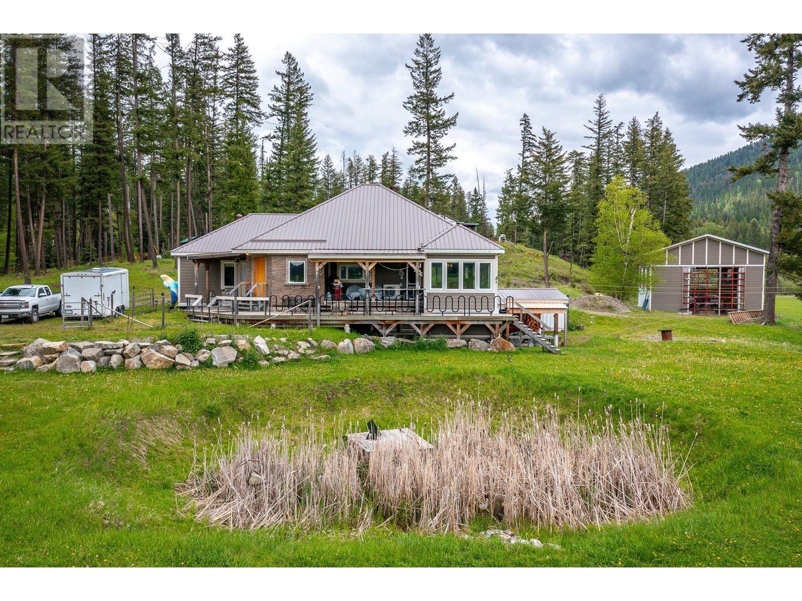 4 Hollingsworth Road. Cherryville, British Columbia