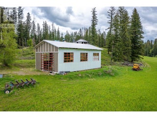 4 Hollingsworth Road. Cherryville, British Columbia