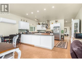 4 Hollingsworth Road. Cherryville, British Columbia