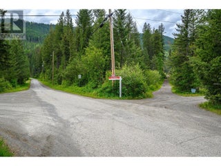 4 Hollingsworth Road. Cherryville, British Columbia