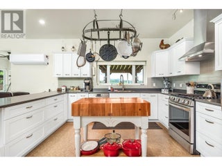 4 Hollingsworth Road. Cherryville, British Columbia