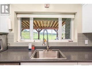 4 Hollingsworth Road. Cherryville, British Columbia