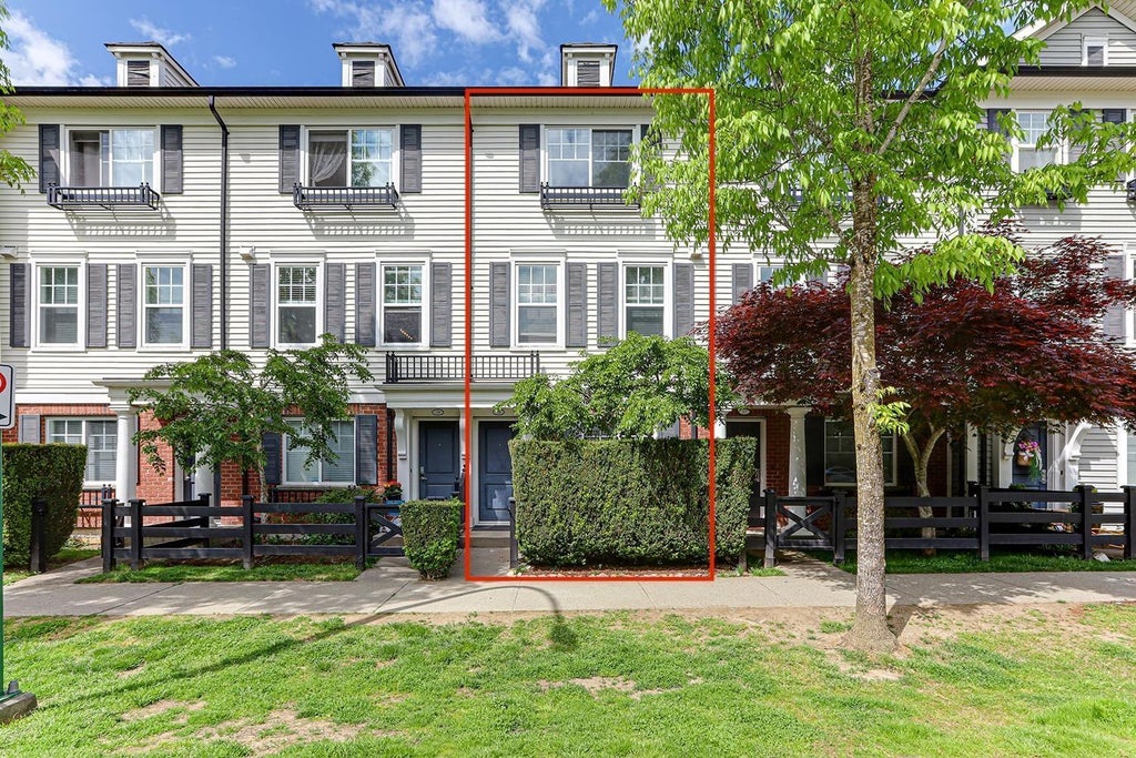 38 18983 72a Avenue, Surrey