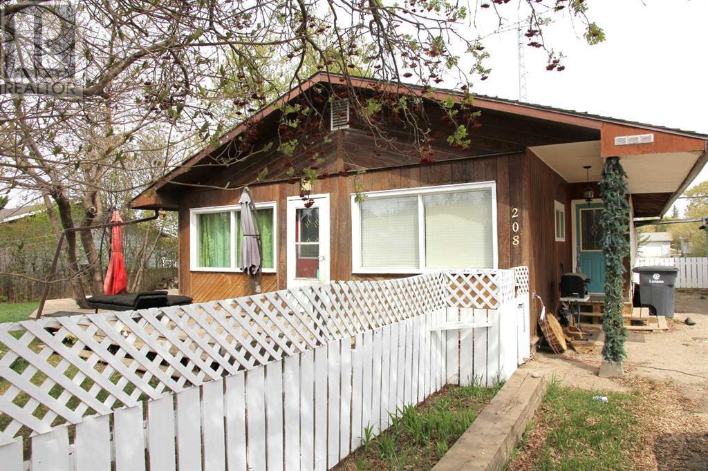 208 1 Avenue W, Maidstone