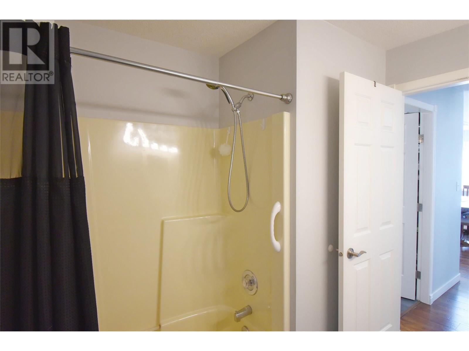 8700 Clerke Road Unit# 3. Coldstream, British Columbia