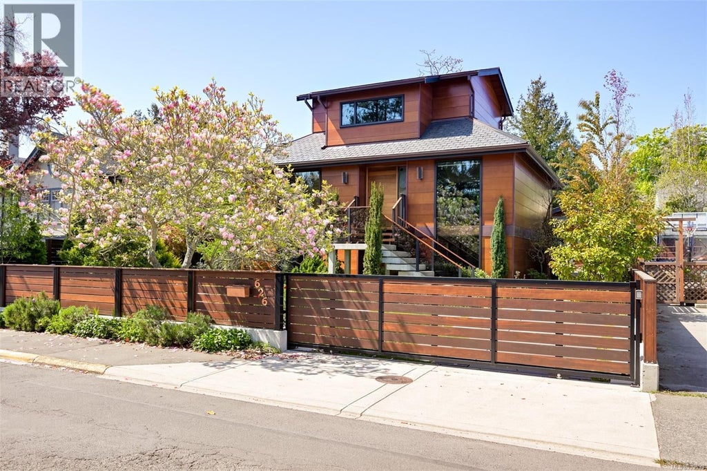626 Monterey Avenue, Oak Bay