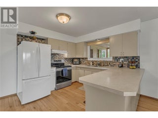 6528 Lipsett Crescent. Summerland, British Columbia