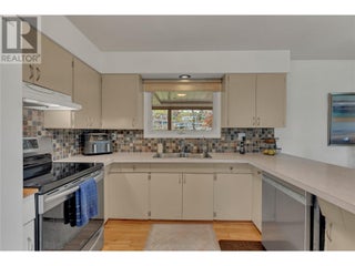 6528 Lipsett Crescent. Summerland, British Columbia