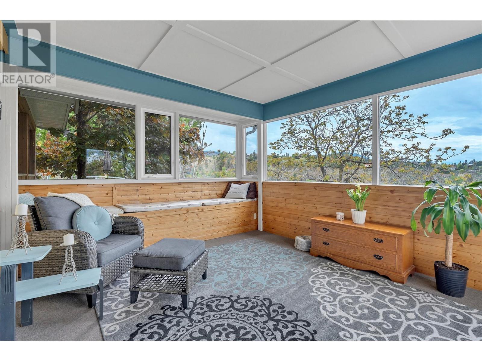 6528 Lipsett Crescent. Summerland, British Columbia