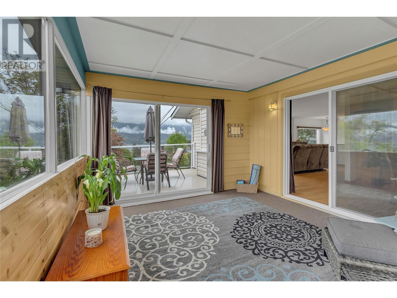 6528 Lipsett Crescent. Summerland, British Columbia