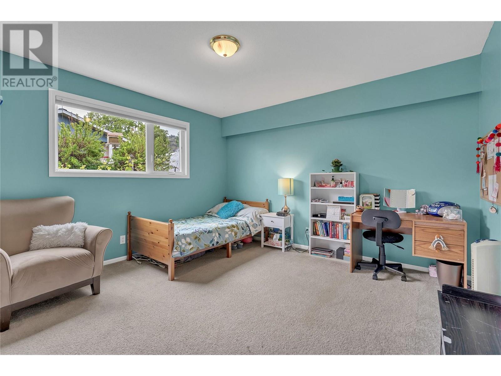 6528 Lipsett Crescent. Summerland, British Columbia