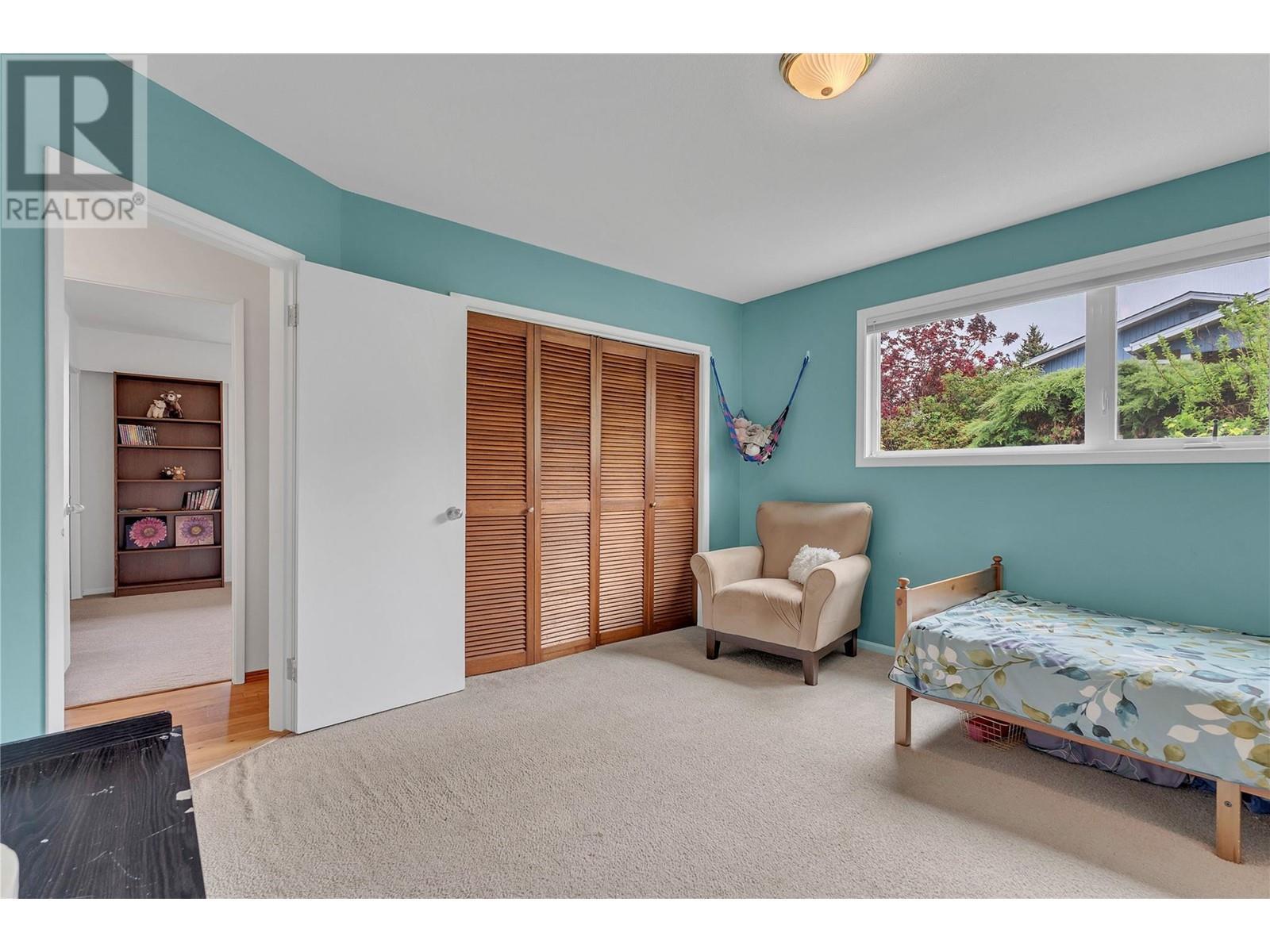 6528 Lipsett Crescent. Summerland, British Columbia