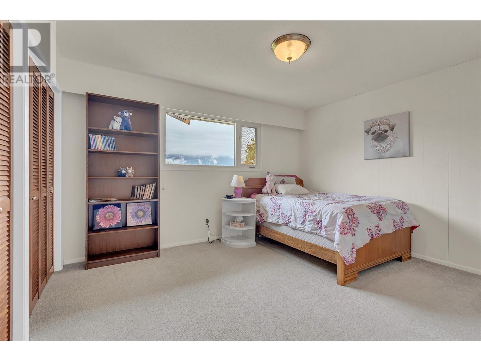 6528 Lipsett Crescent. Summerland, British Columbia