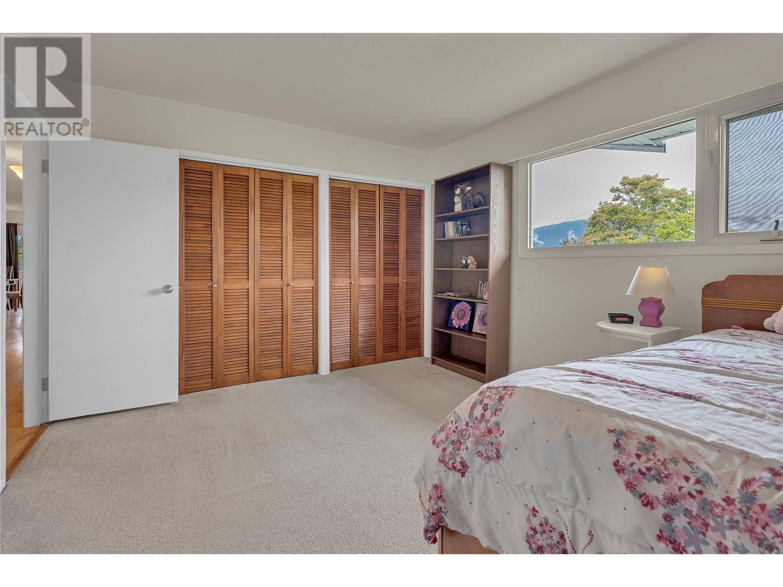 6528 Lipsett Crescent. Summerland, British Columbia