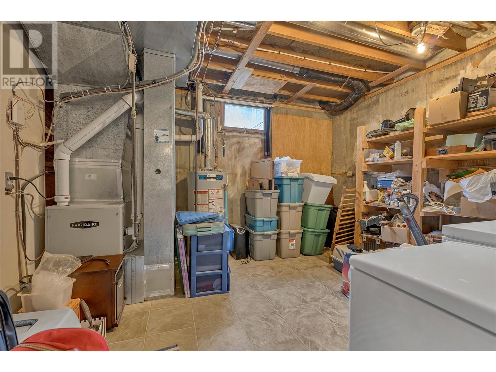 6528 Lipsett Crescent. Summerland, British Columbia