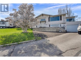 6528 Lipsett Crescent. Summerland, British Columbia