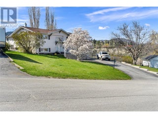 6528 Lipsett Crescent. Summerland, British Columbia