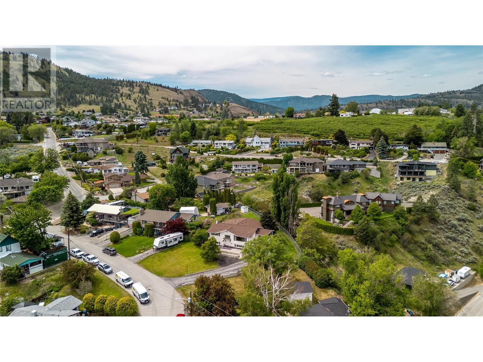 6528 Lipsett Crescent. Summerland, British Columbia