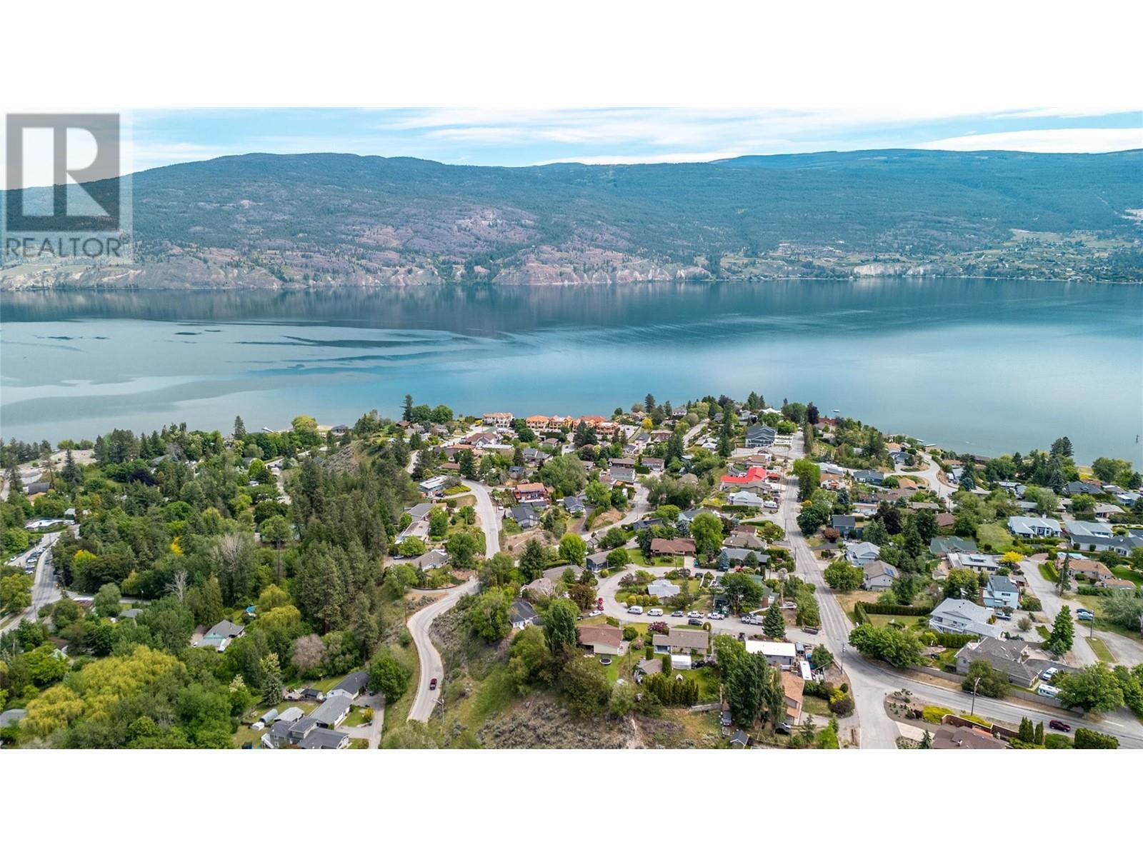 6528 Lipsett Crescent. Summerland, British Columbia