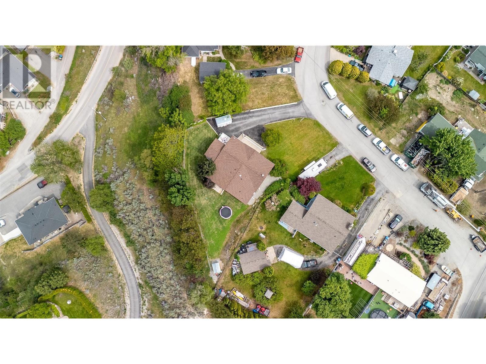 6528 Lipsett Crescent. Summerland, British Columbia