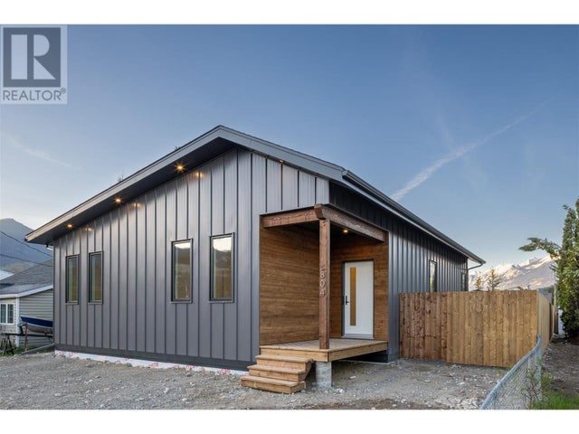 804 9th Street S, Golden