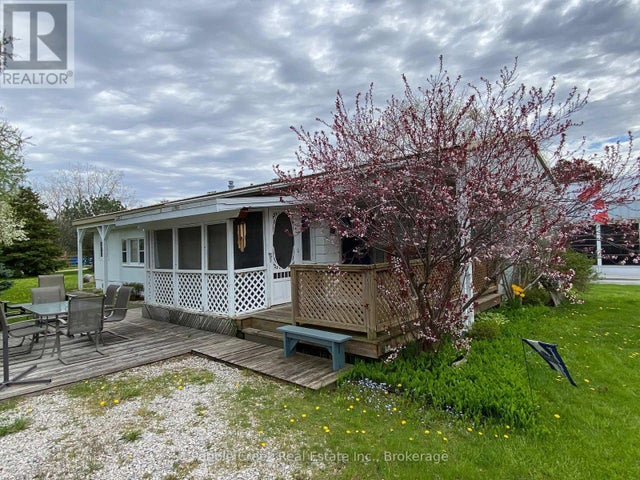 6 Turnbull's Grove Road S, Bluewater (hay)