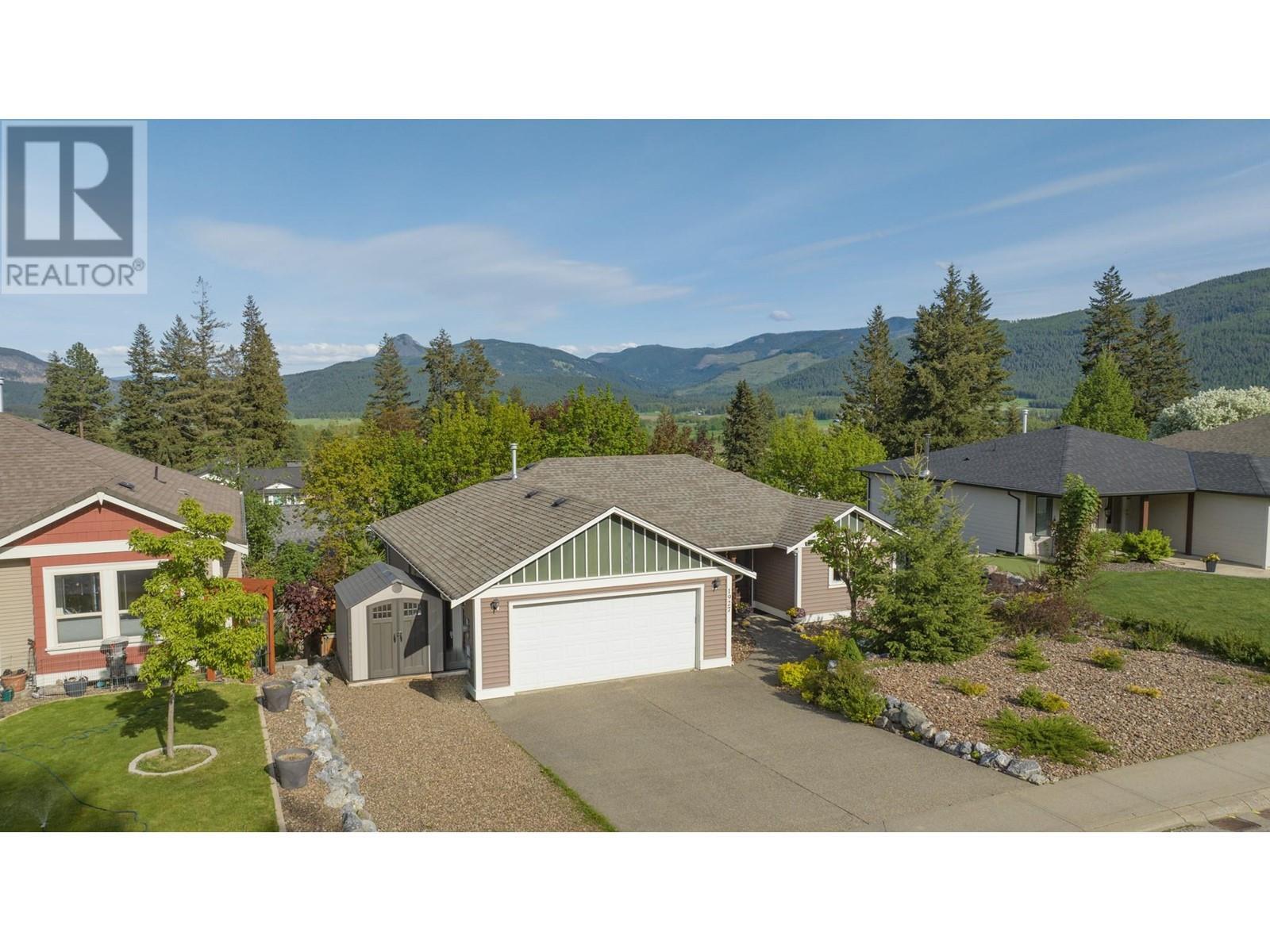 1927 Skyview Crescent. Lumby, British Columbia