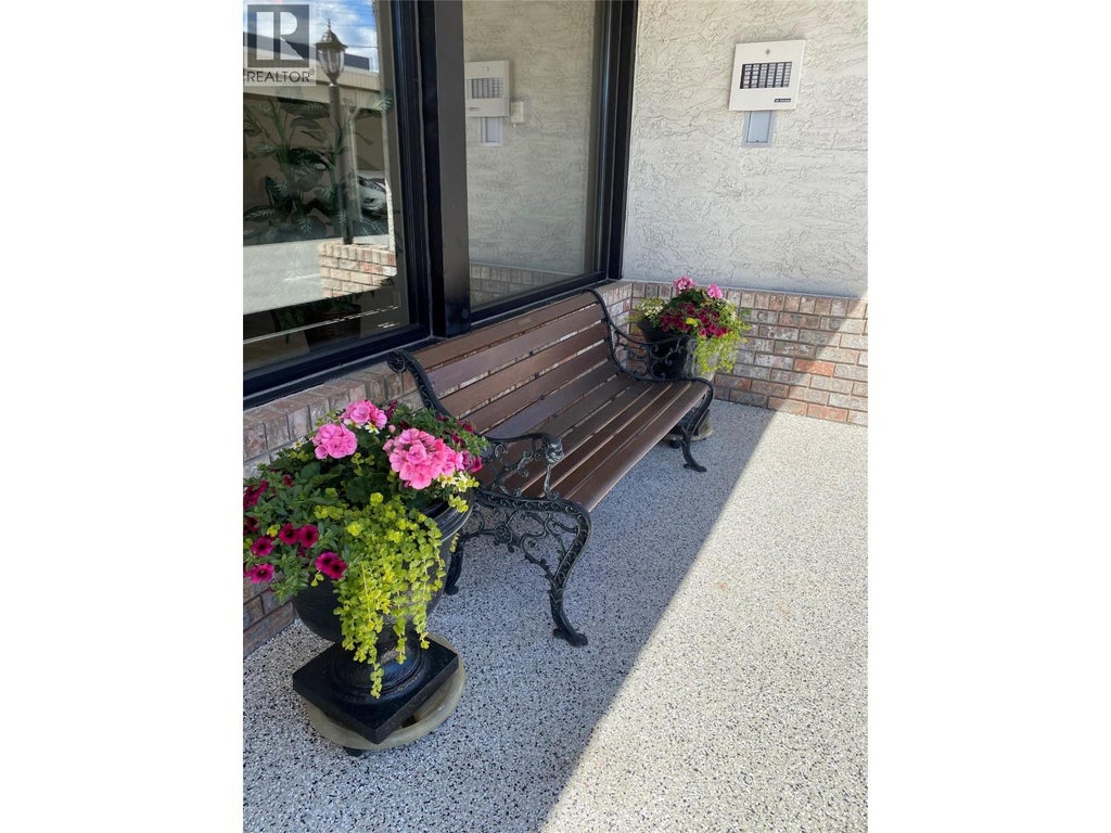 272 Green Avenue W Unit# 208, Penticton