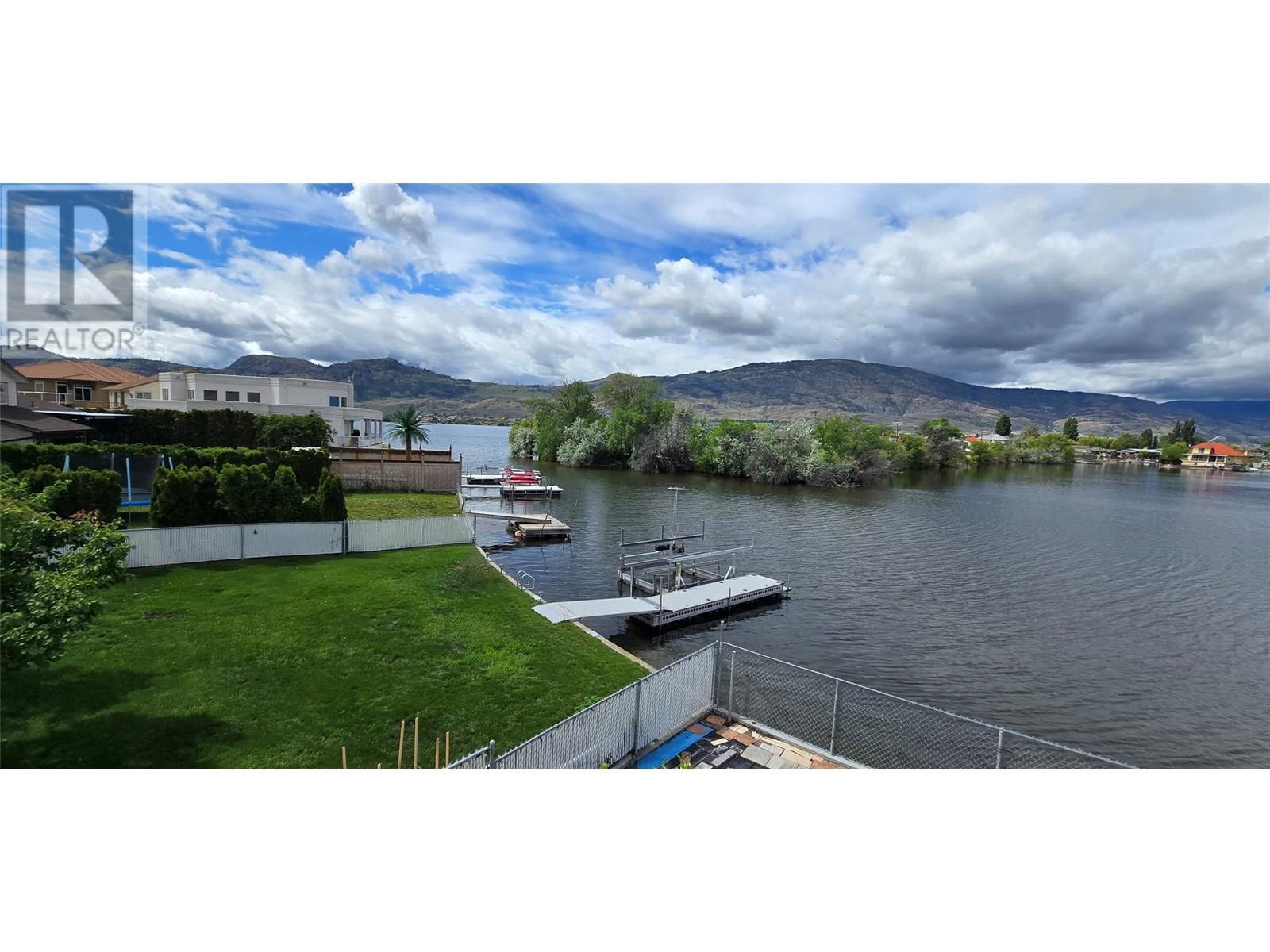 26 Bayview Crescent. Osoyoos, British Columbia