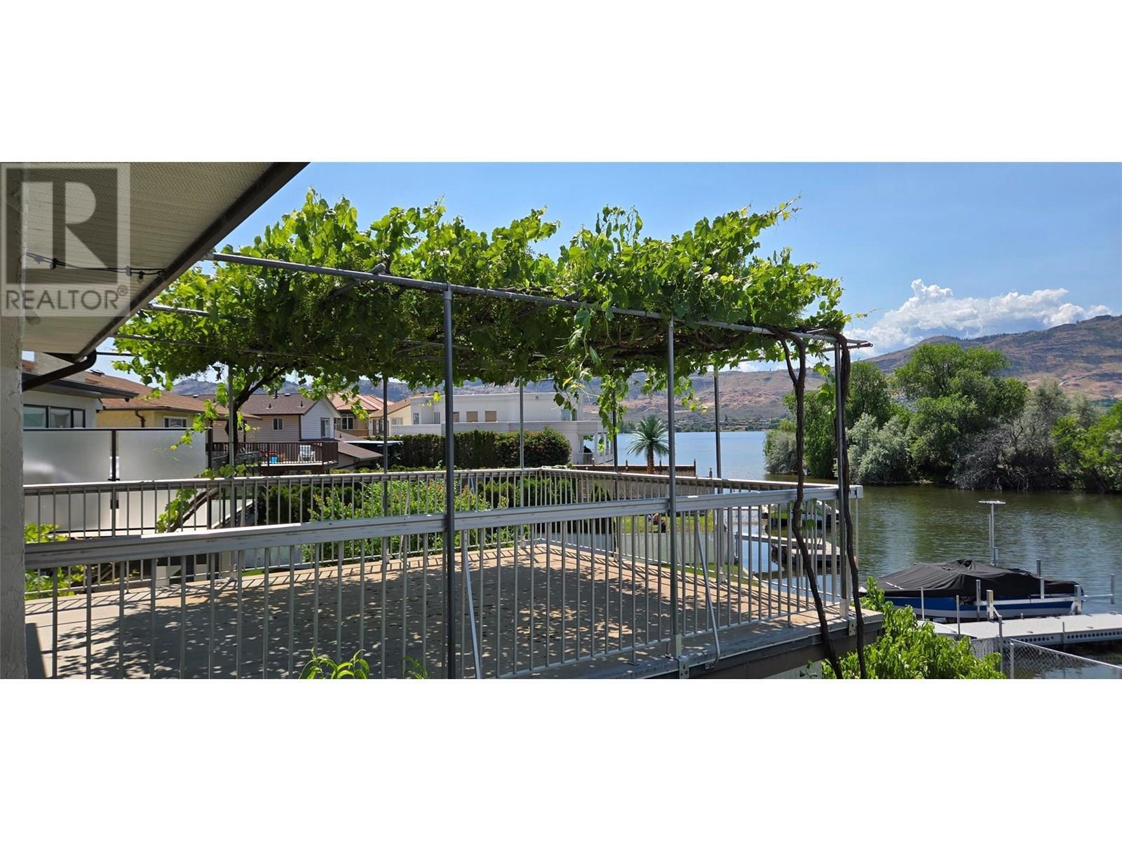 26 Bayview Crescent. Osoyoos, British Columbia