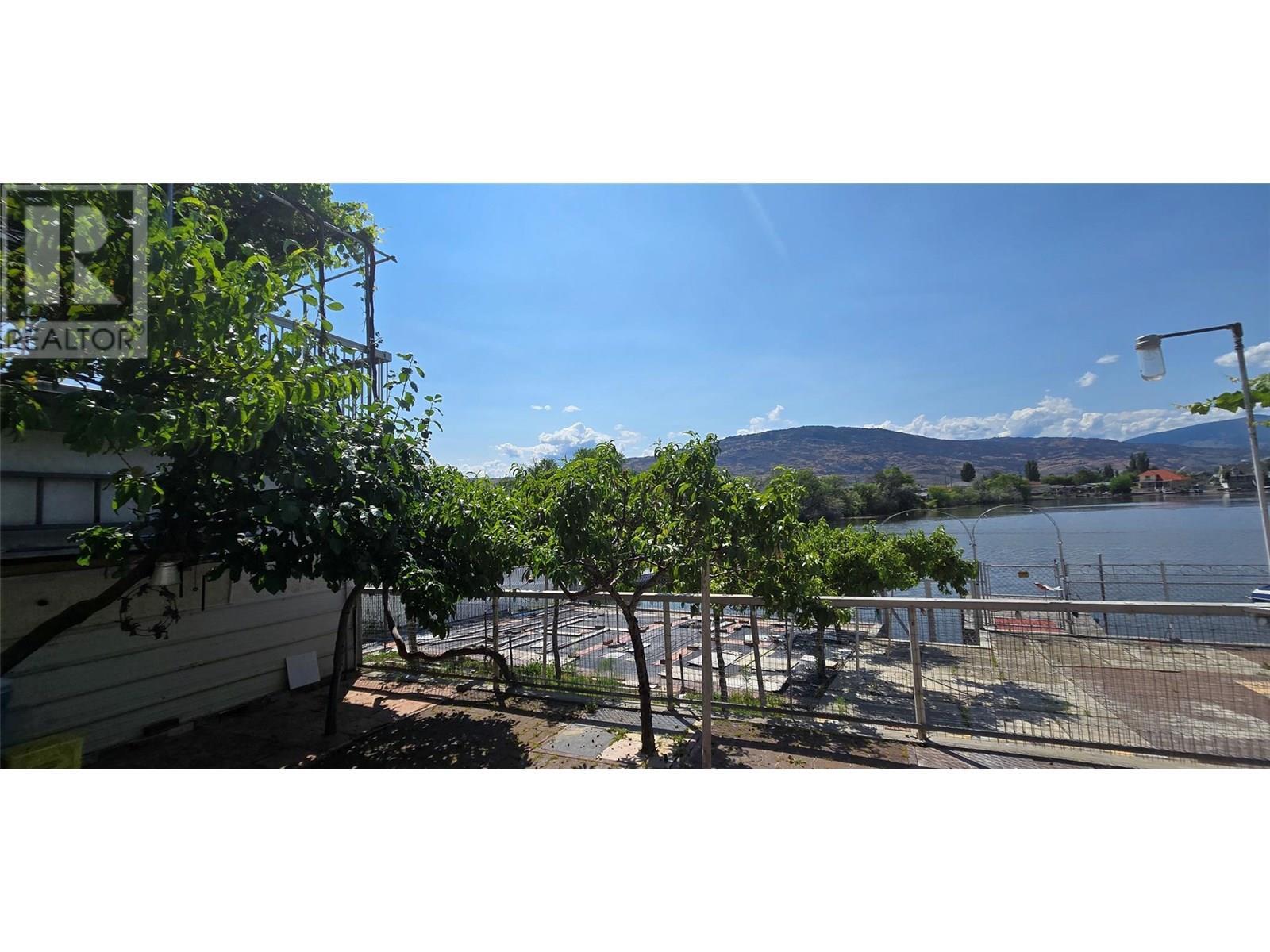26 Bayview Crescent. Osoyoos, British Columbia