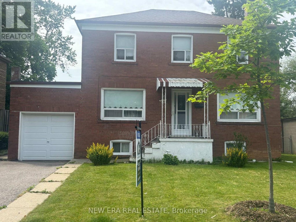 27 Dell Park Avenue, Toronto (englemount-Lawrence)