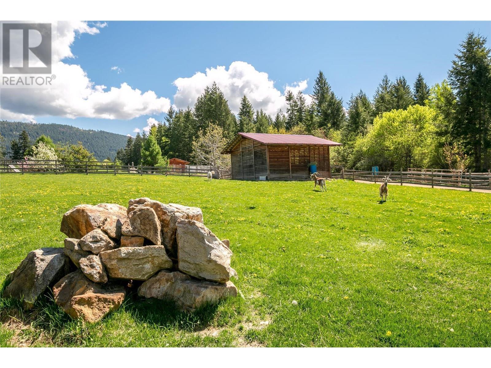 2190 30 Street Ne. Salmon Arm, British Columbia