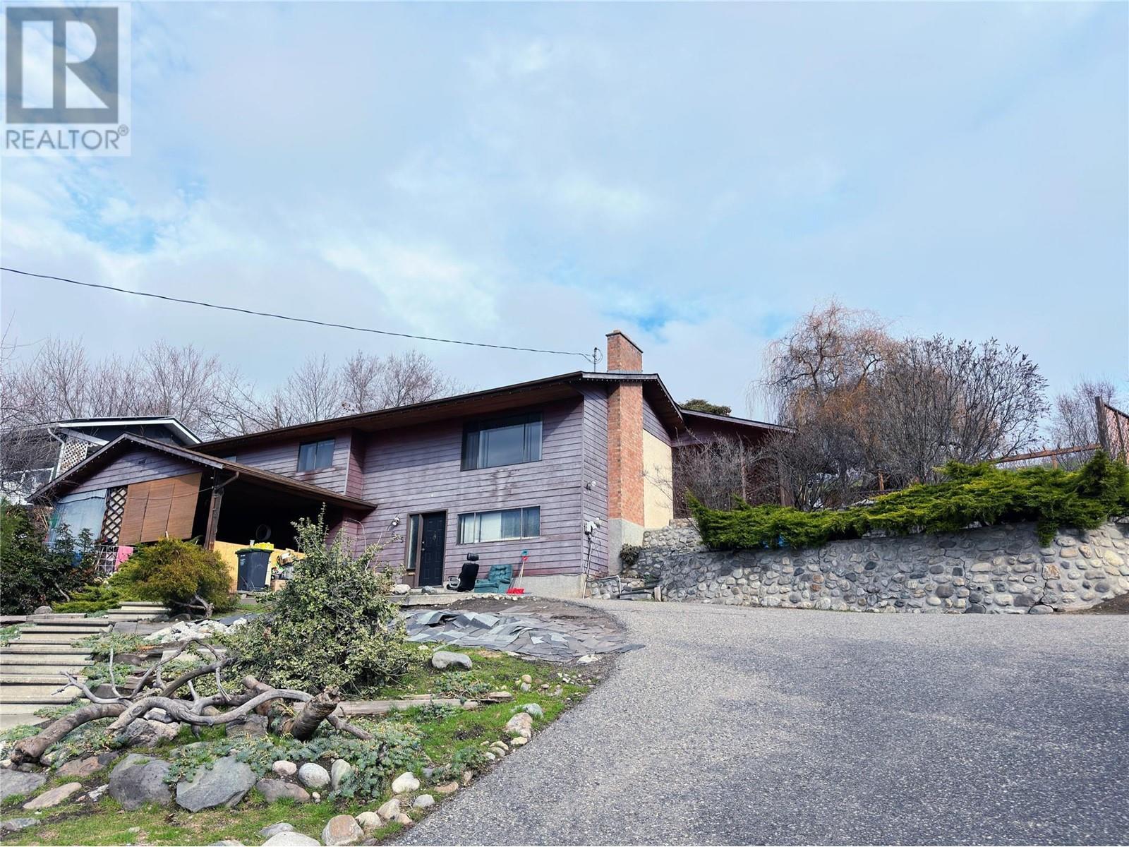 635 Brighton Road. Kelowna, British Columbia