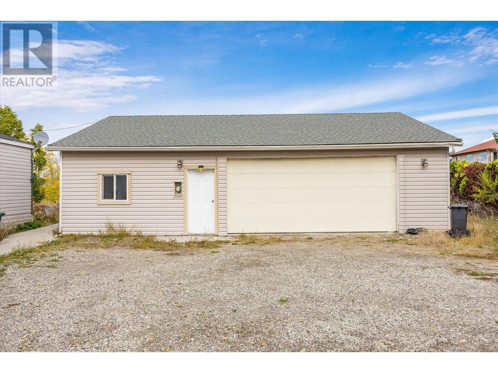 848 Webster Road. Kelowna, British Columbia