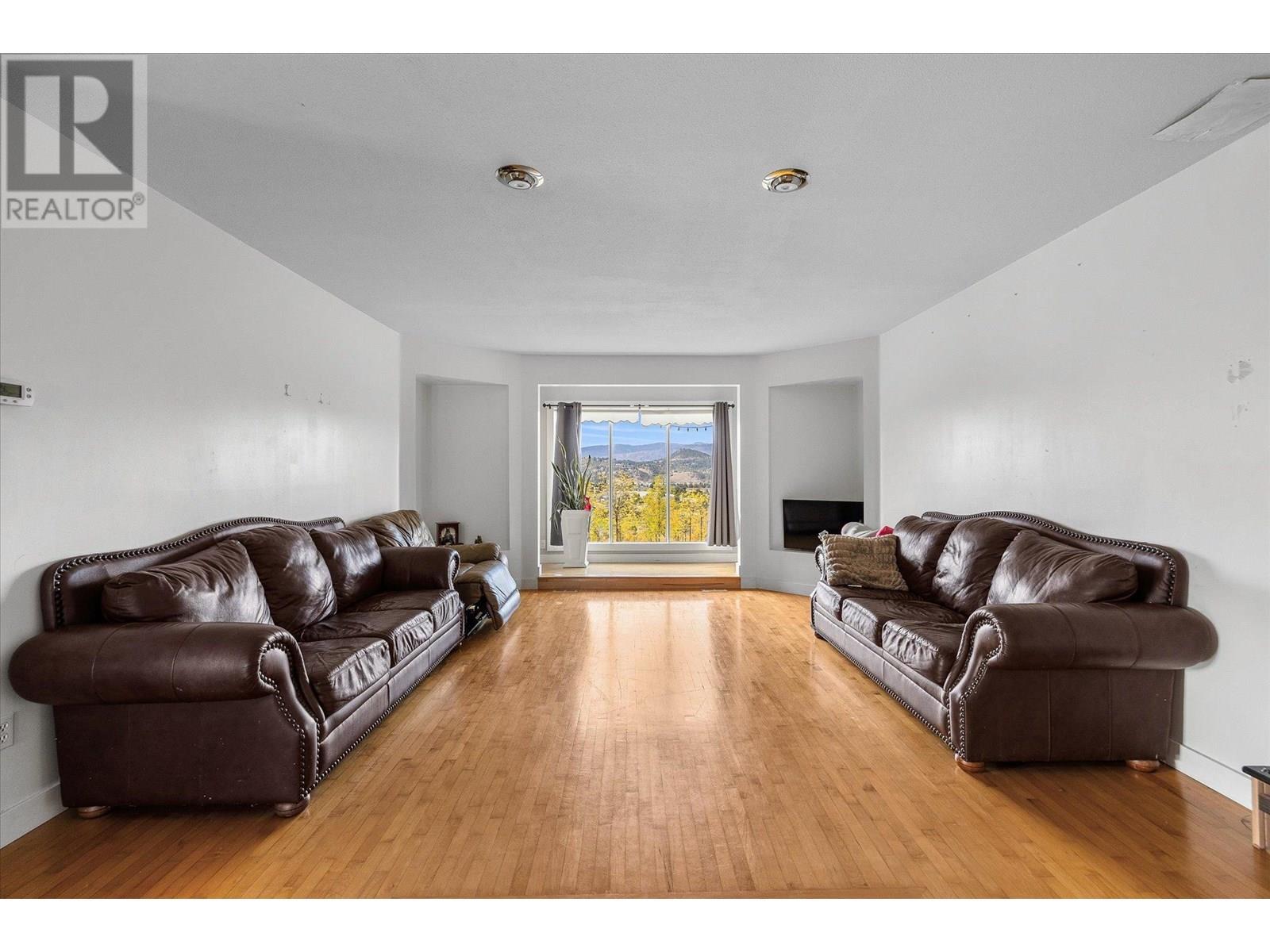 848 Webster Road. Kelowna, British Columbia