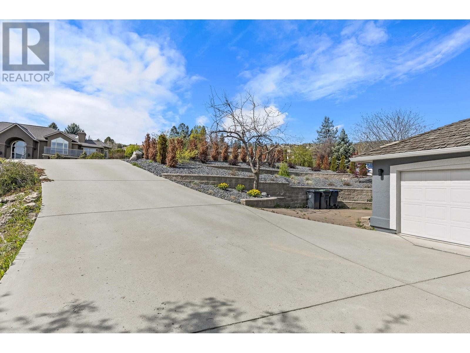 3513 Empire Place. West Kelowna, British Columbia