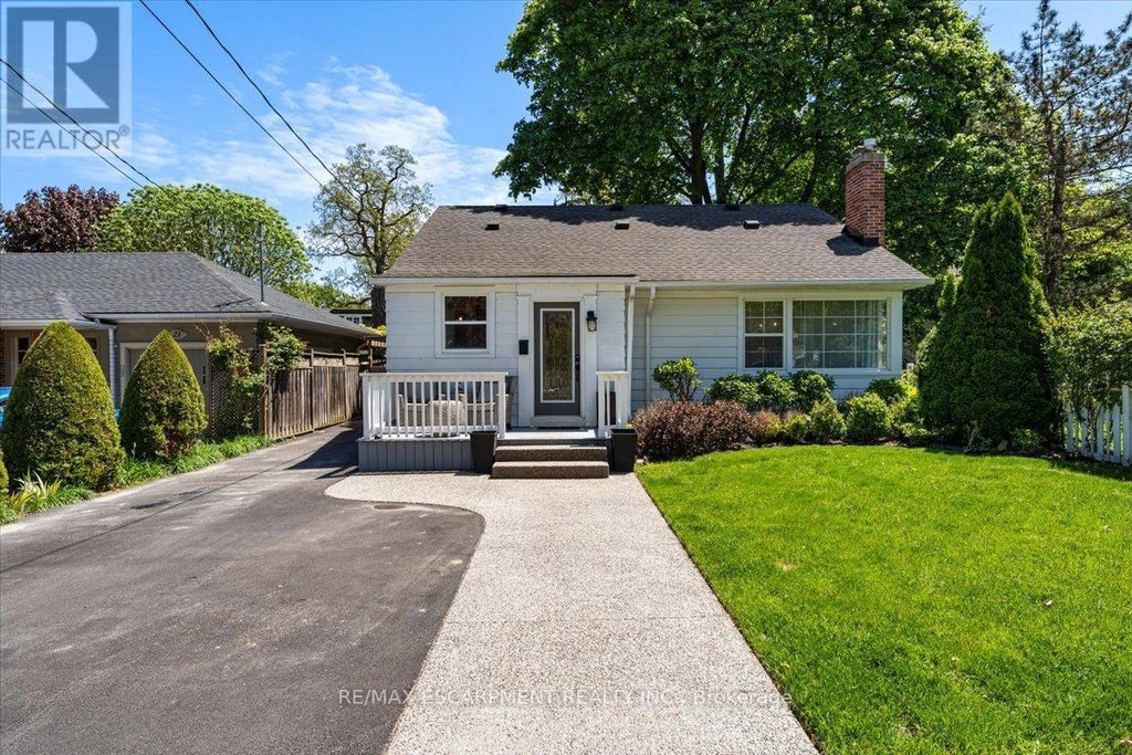 23 Nelles Boulevard, Grimsby (grimsby West)