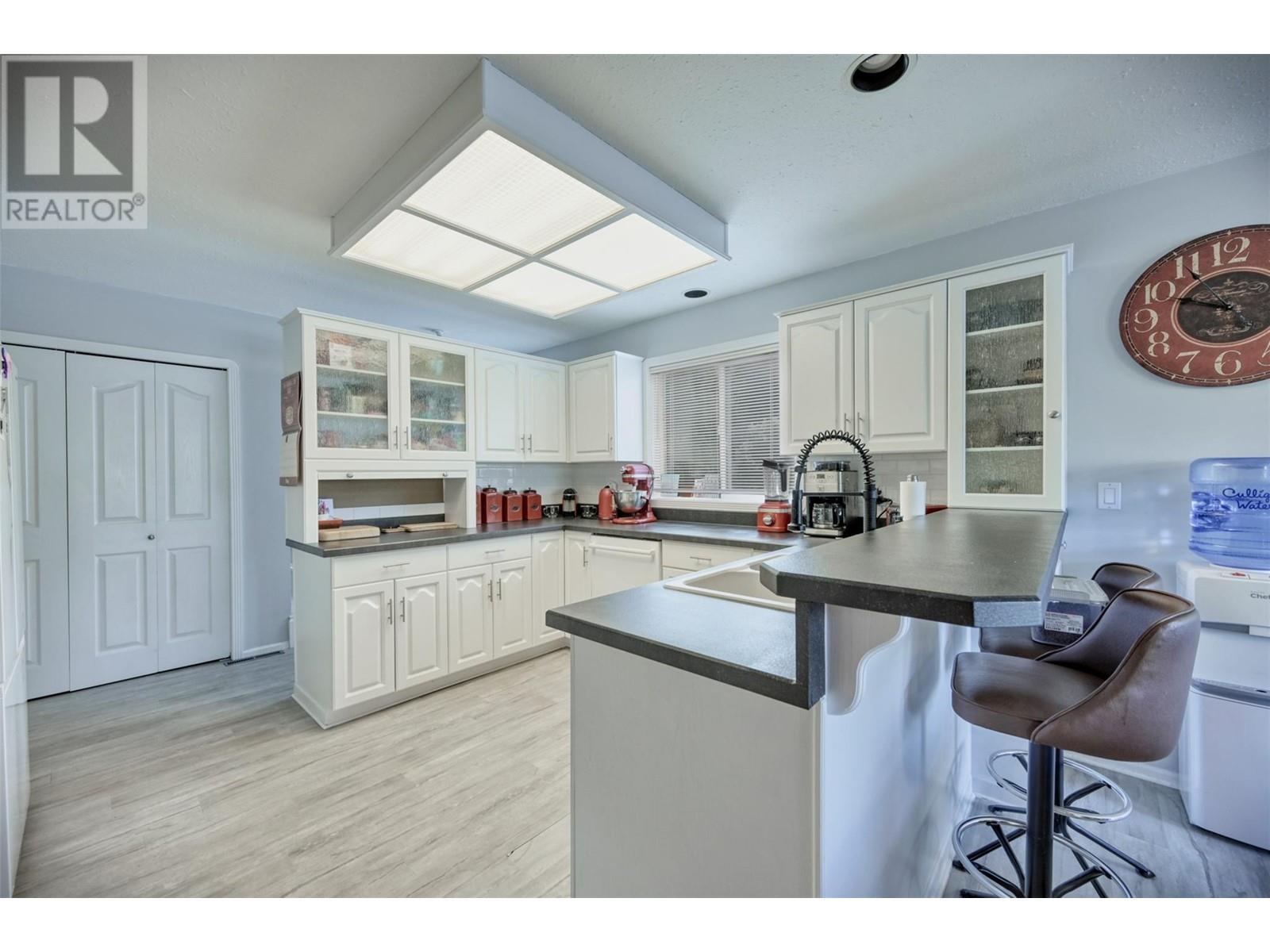 45 Harbour Key Drive. Osoyoos, British Columbia