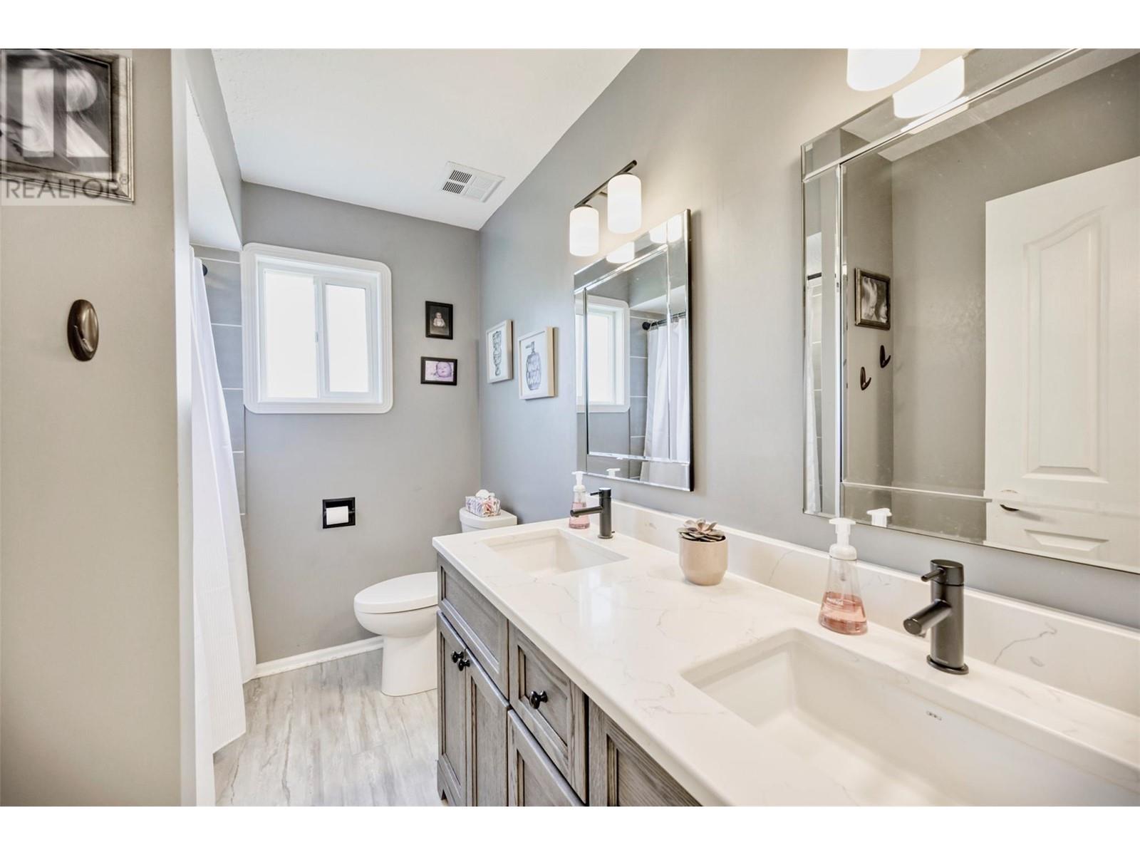 45 Harbour Key Drive. Osoyoos, British Columbia