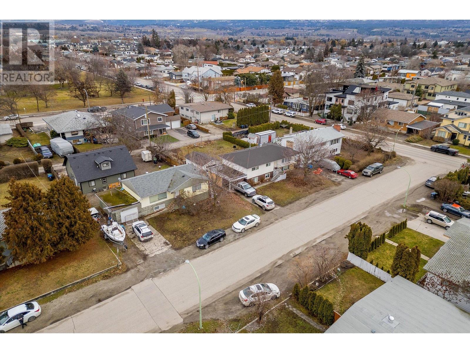 2261 Burnett Street. Kelowna, British Columbia