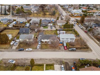 2261 Burnett Street. Kelowna, British Columbia