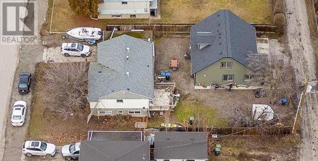 2261 Burnett Street. Kelowna, British Columbia