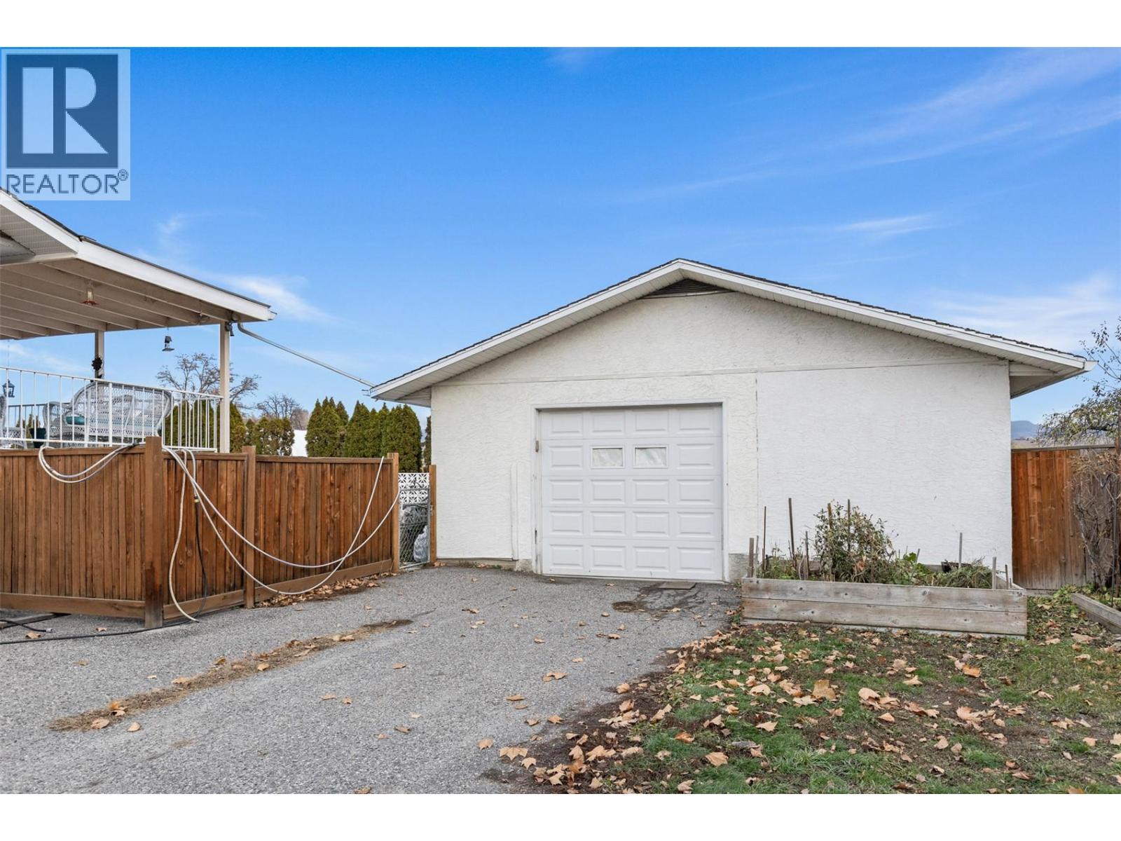 3219 St. Amand Road. Kelowna, British Columbia