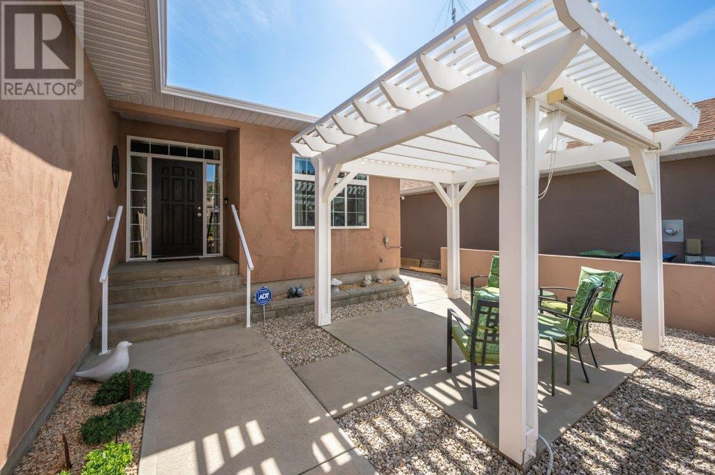 6905 Mountainview Drive. Oliver, British Columbia