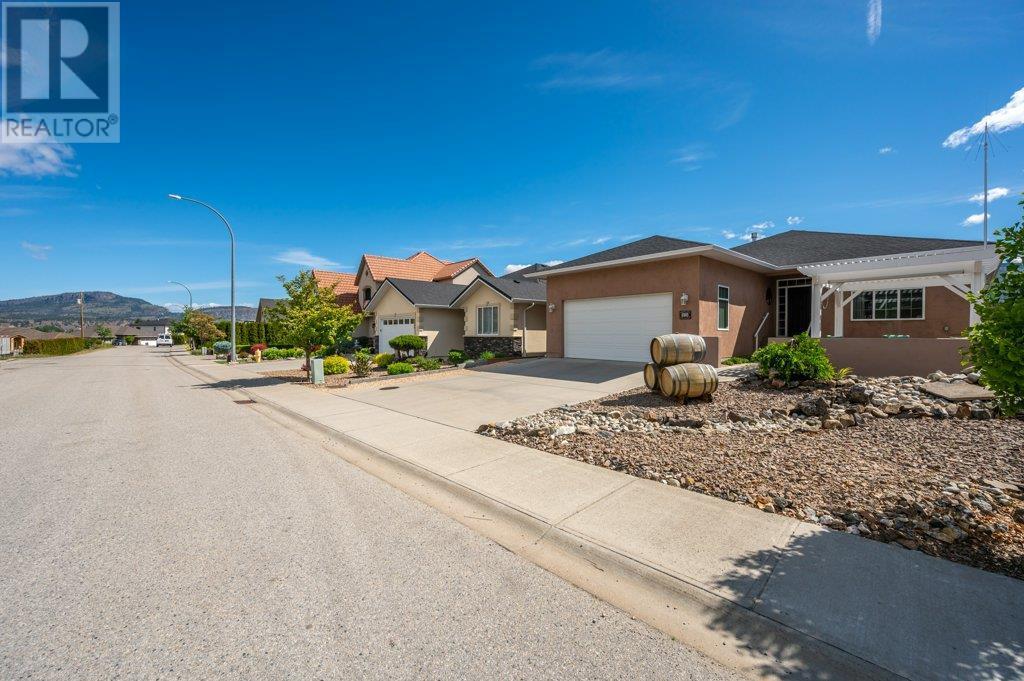 6905 Mountainview Drive. Oliver, British Columbia